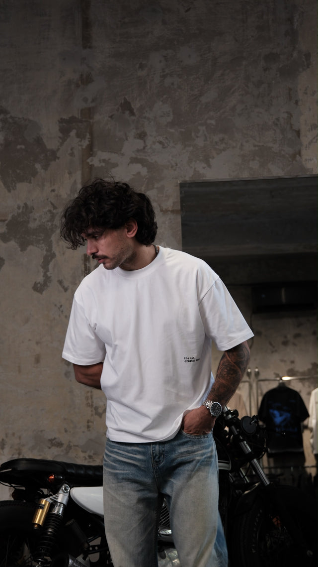 T-shirt illusion white