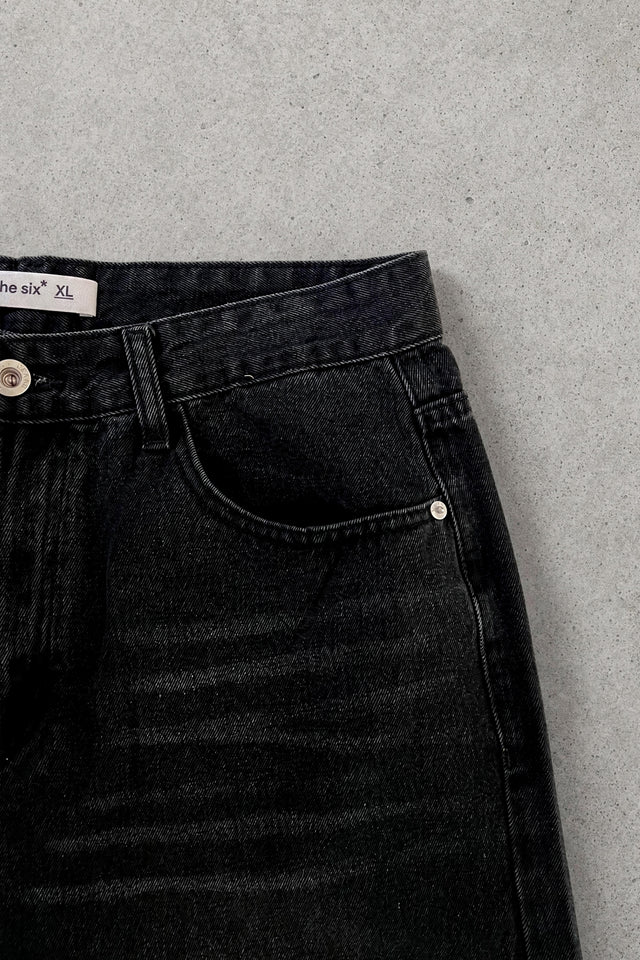 black baggy* jeans