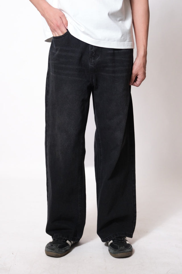 black baggy* jeans