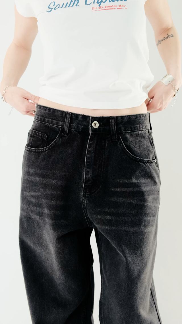 black baggy* jeans